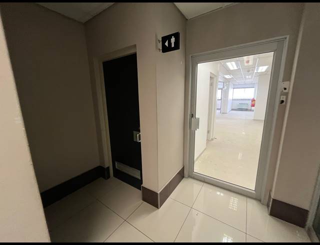 324M² OFFICE TO LET IN PINELANDS